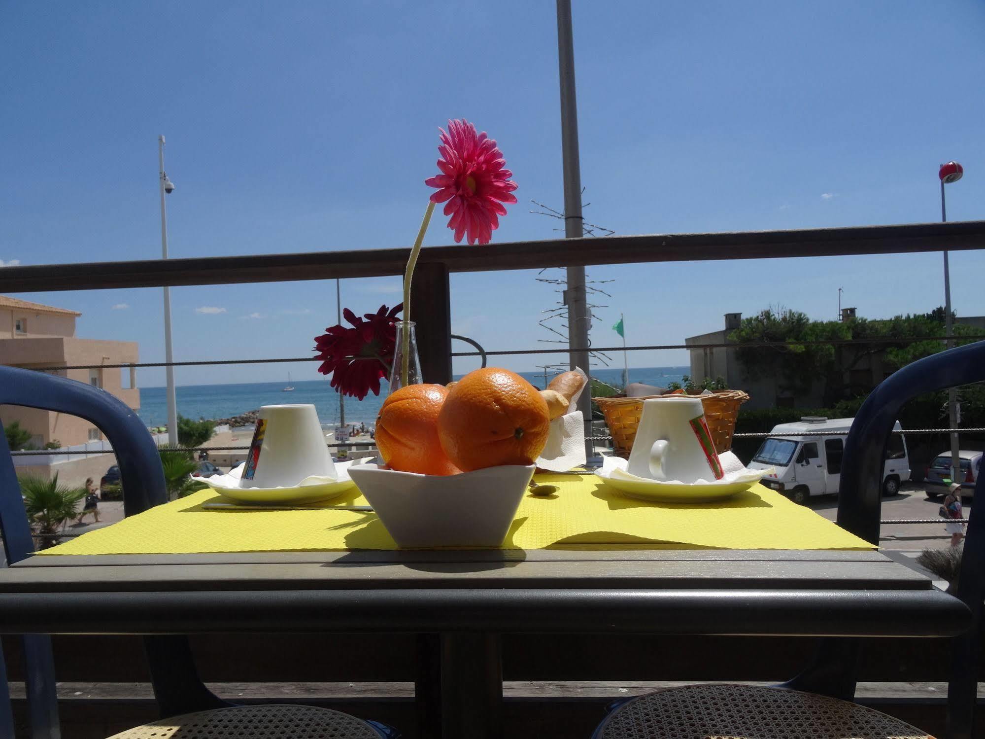 Le Grand Large Bord De Mer Hotel & Appartements Палава-ле-Фло Экстерьер фото